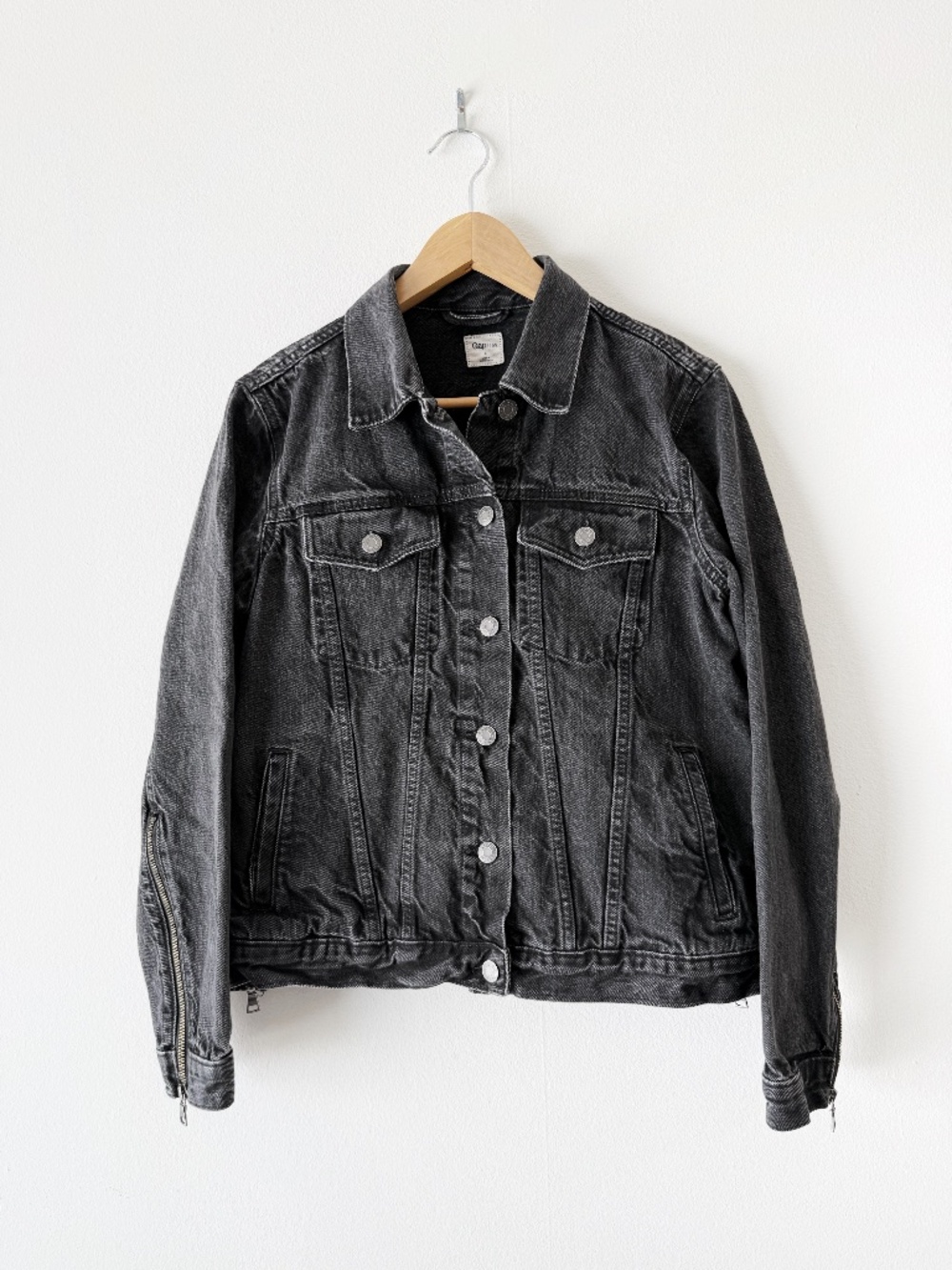 Gap black moto denim jacket with zippers